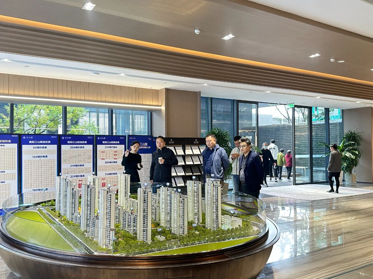 行业标杆效应凸显！江山赋荟柚康养社区迎多国考察团，引发研学浪潮！